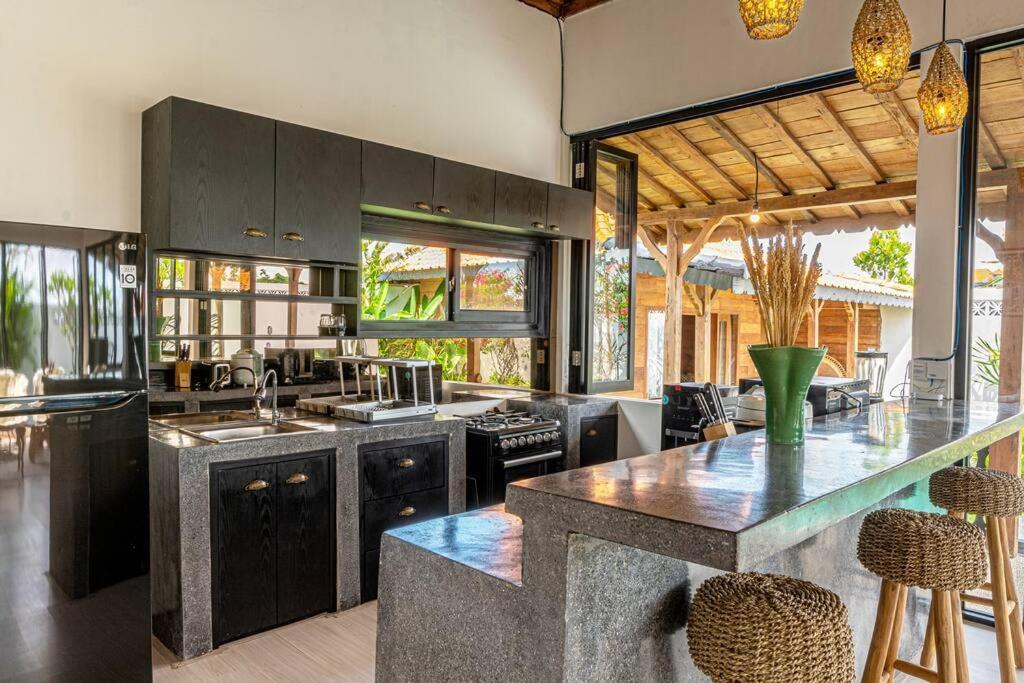 Berawa Canggu Stylish Joglo 3 Bedrooms Private Villa With Private Pool Buitenkant foto