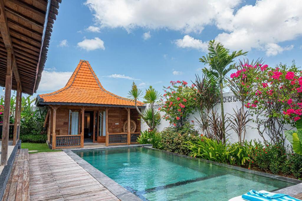 Berawa Canggu Stylish Joglo 3 Bedrooms Private Villa With Private Pool Buitenkant foto