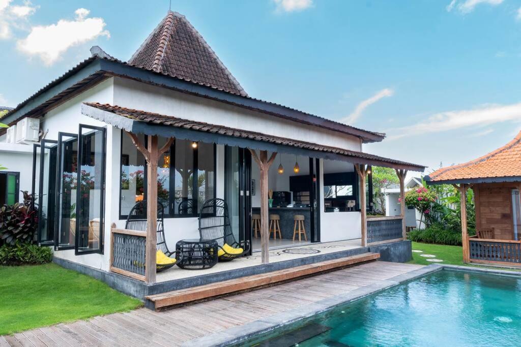 Berawa Canggu Stylish Joglo 3 Bedrooms Private Villa With Private Pool Buitenkant foto